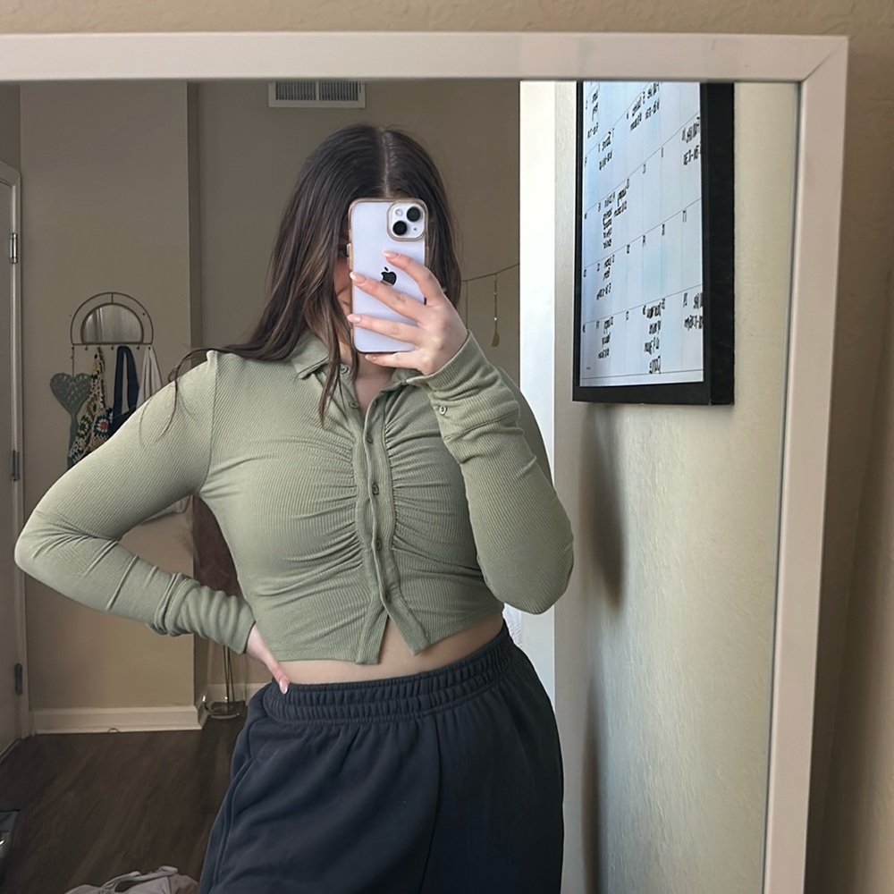 Button up long sleeve crop